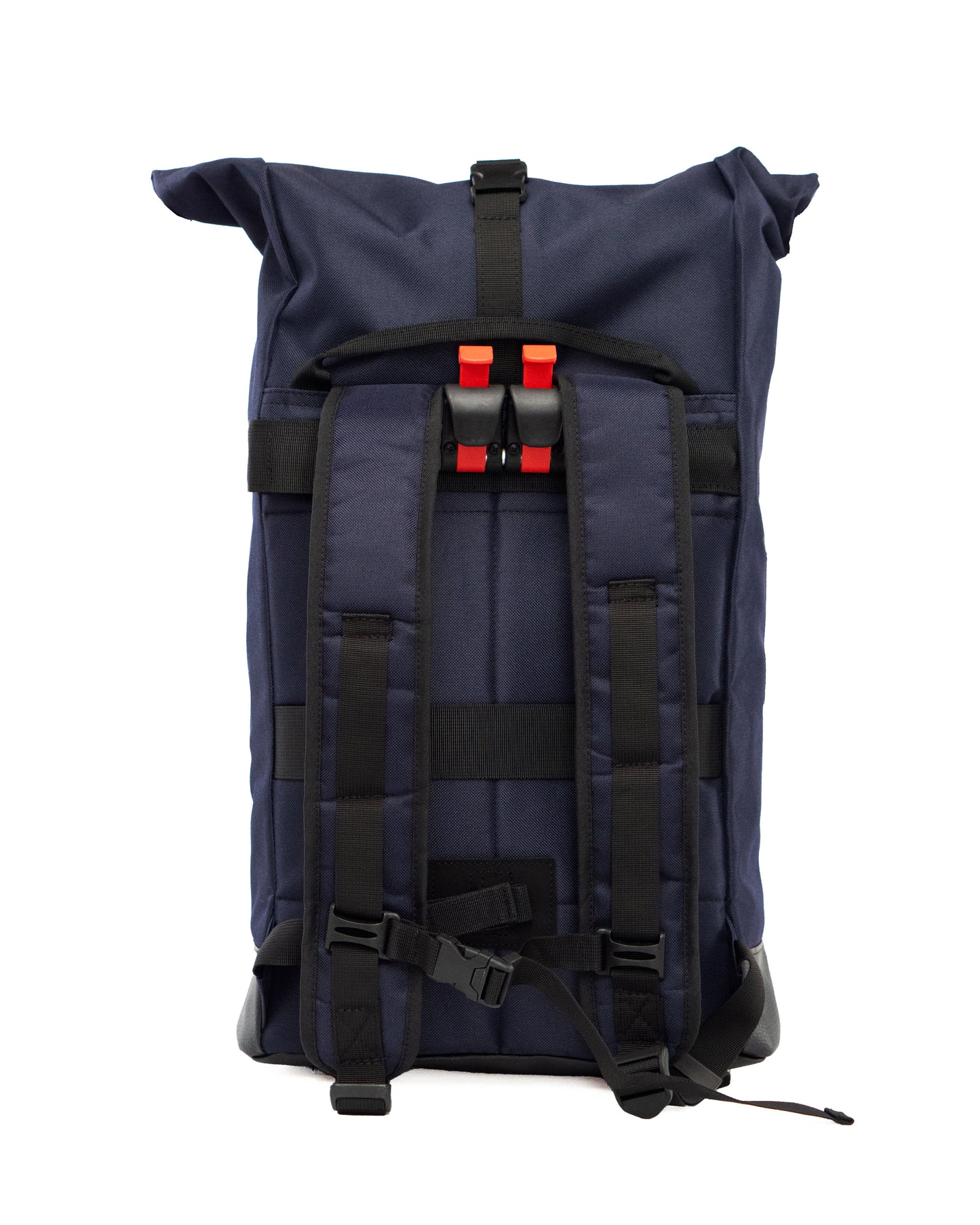 Fahrradtasche Bob Blue Glow von Spleen Berlin mit Halterung für Gepäckträger – sicher und stilvoll unterwegs.
©Spleen Berlin