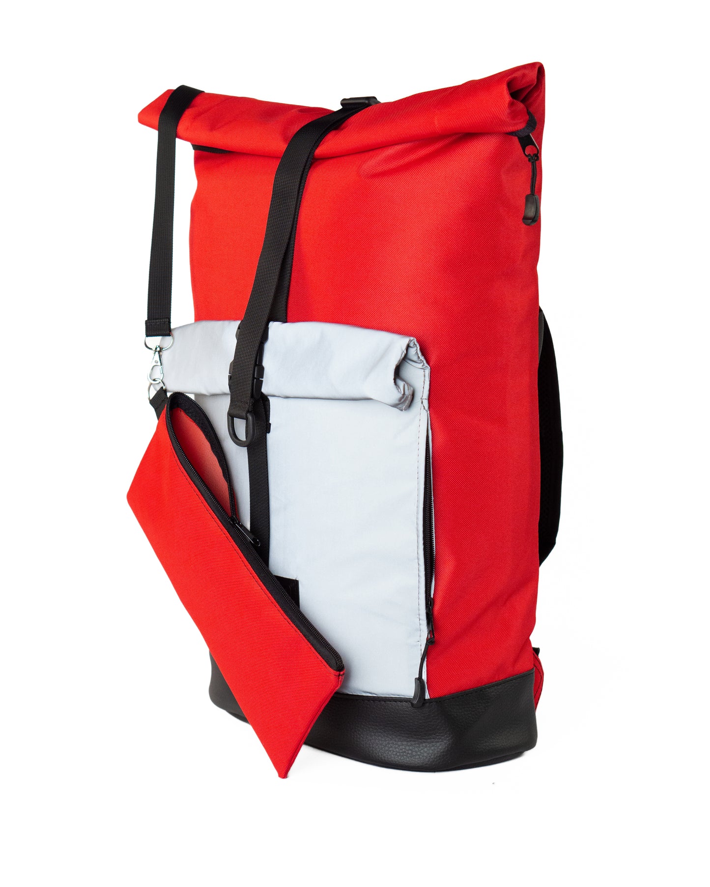Reflektierender Rucksack Bob Red Glow – urbaner Fahrradrucksack für Alltag, Arbeit und Freizeit im Größenvergleich Rucksack und Organizer für das Fahrradsystem und andere Kleinigkeiten. © Spleen Berlin