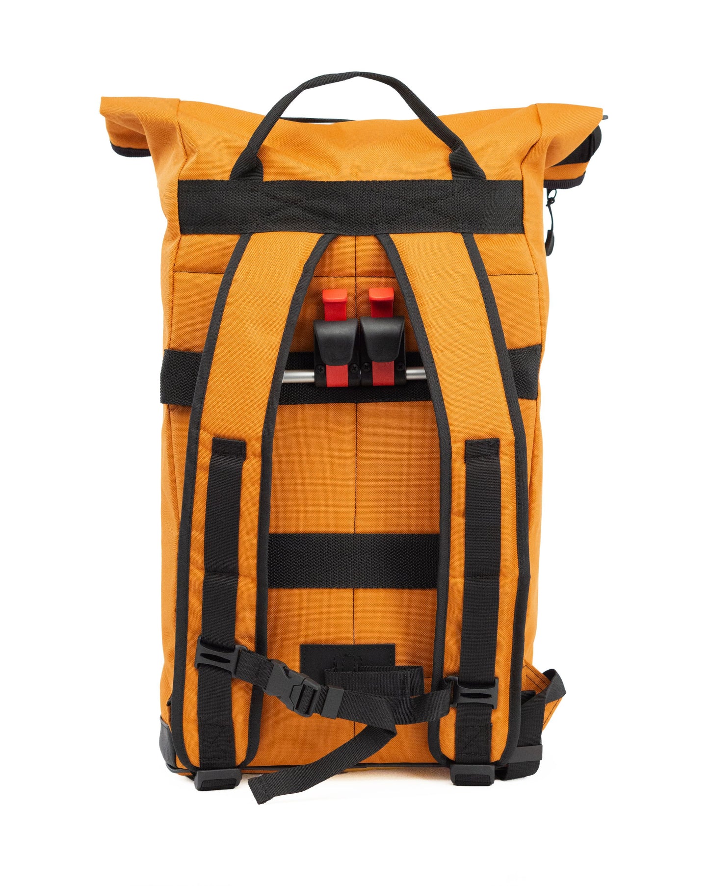 Rucksack Liz Curry 2 in 1, mit abnehmbarer Fahrradhalterung schnell und sicher am Gepäckträger zu befestigen. © Spleen Berlin