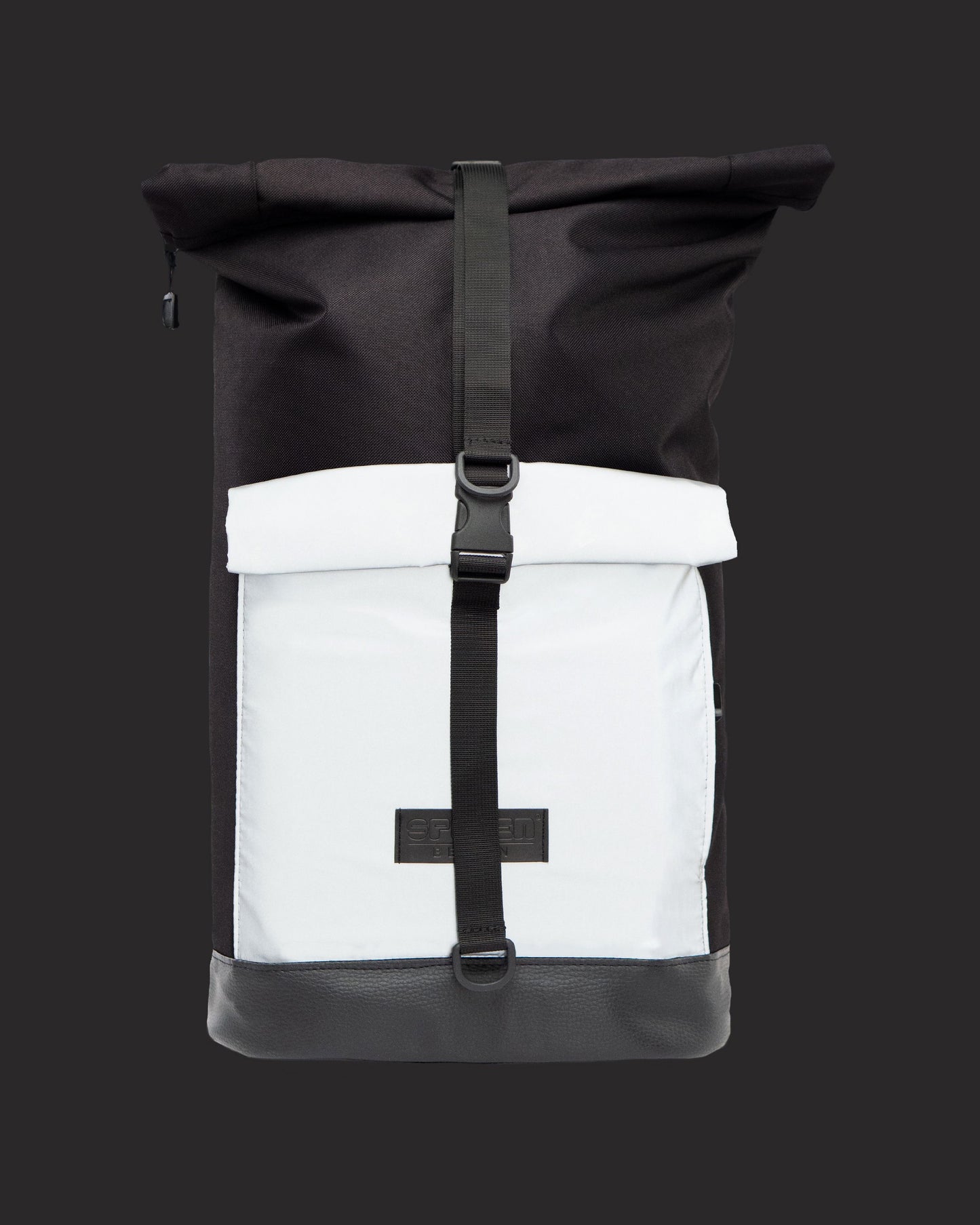 Rucksack Bob - Black Glow von Spleen Berlin, praktisches Design, reflektierend und fahrradtauglich für Fahrradpendler:innen. ©Spleen Berlin