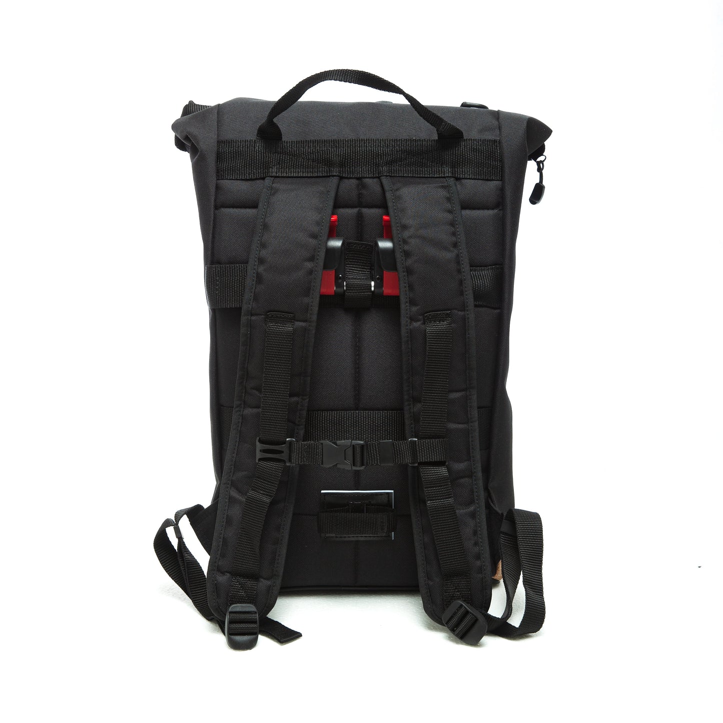 Rucksack-Funktion der Fahrradtasche – bequem tragbar, optimal für Uni und Büro Spleen Berlin Liz Black – nachhaltige 2-in-1 Fahrradtasche und Rucksack mit elegantem, minimalistischen Look. © Spleen Berlin