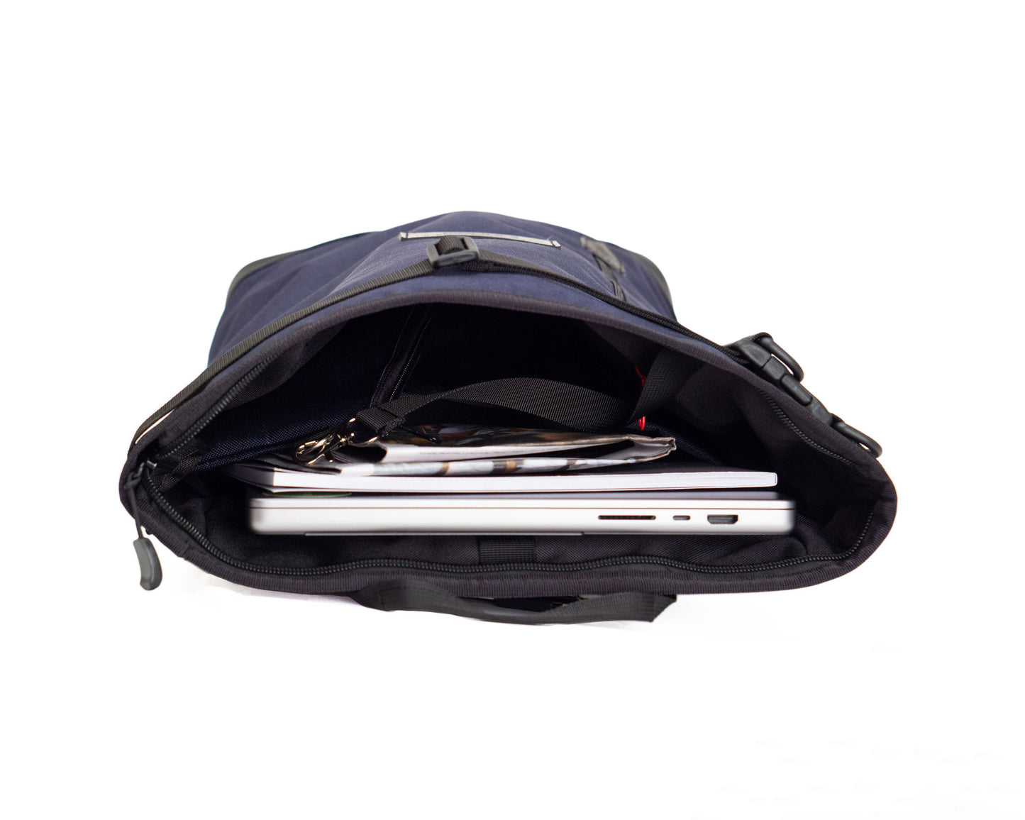 Spleen Berlin - Innenansicht Liz Small Blue Kork veganer Fahrradrucksack nachhaltig gefertigt aus robustem Cordura-Material.
© Spleen Berlin