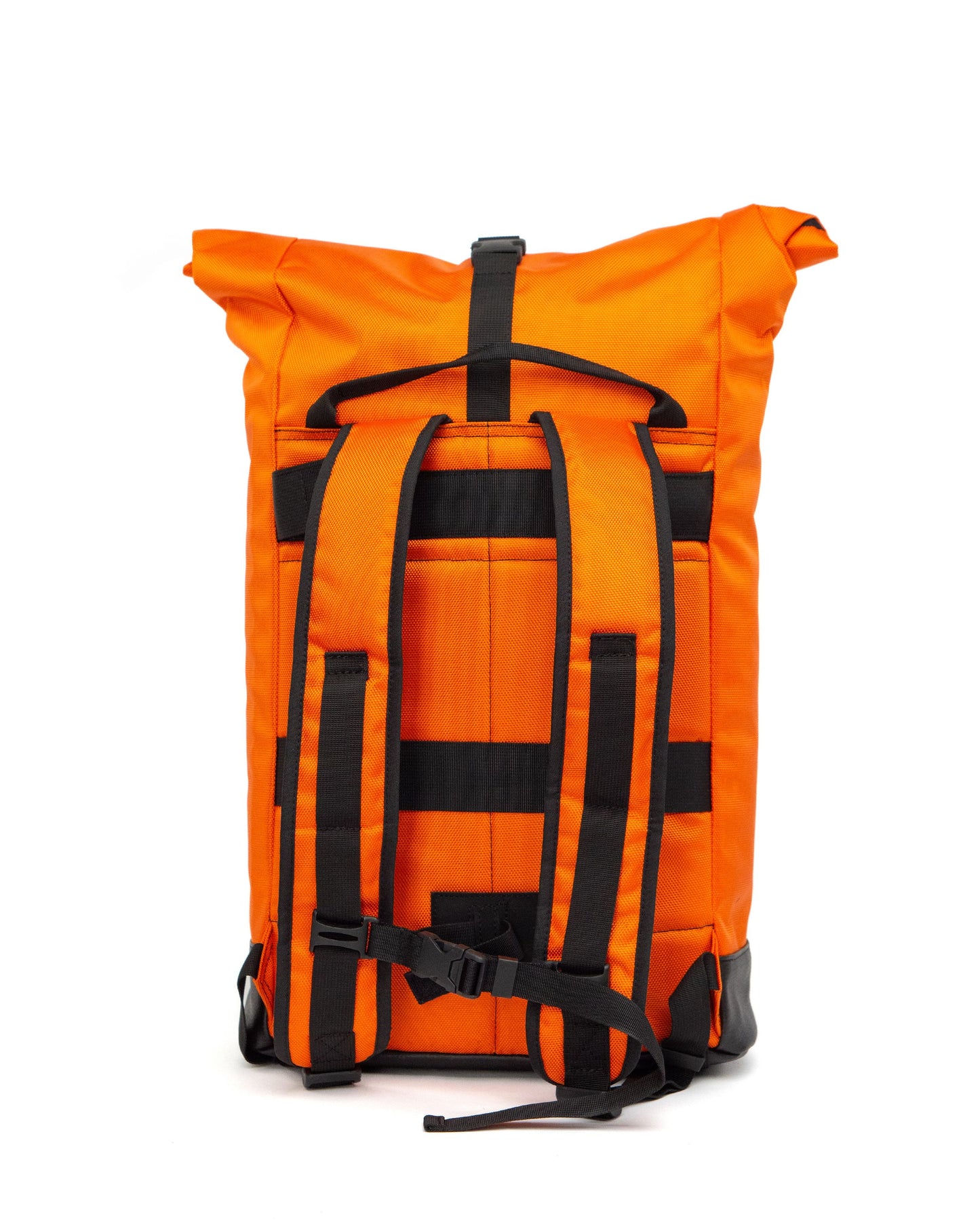 Frontansicht 2in1 Rucksack und Fahrradtasche von Spleen Berlin in Orange mit reflektierender ohne Fahrradhalterung. © Spleen Berlin