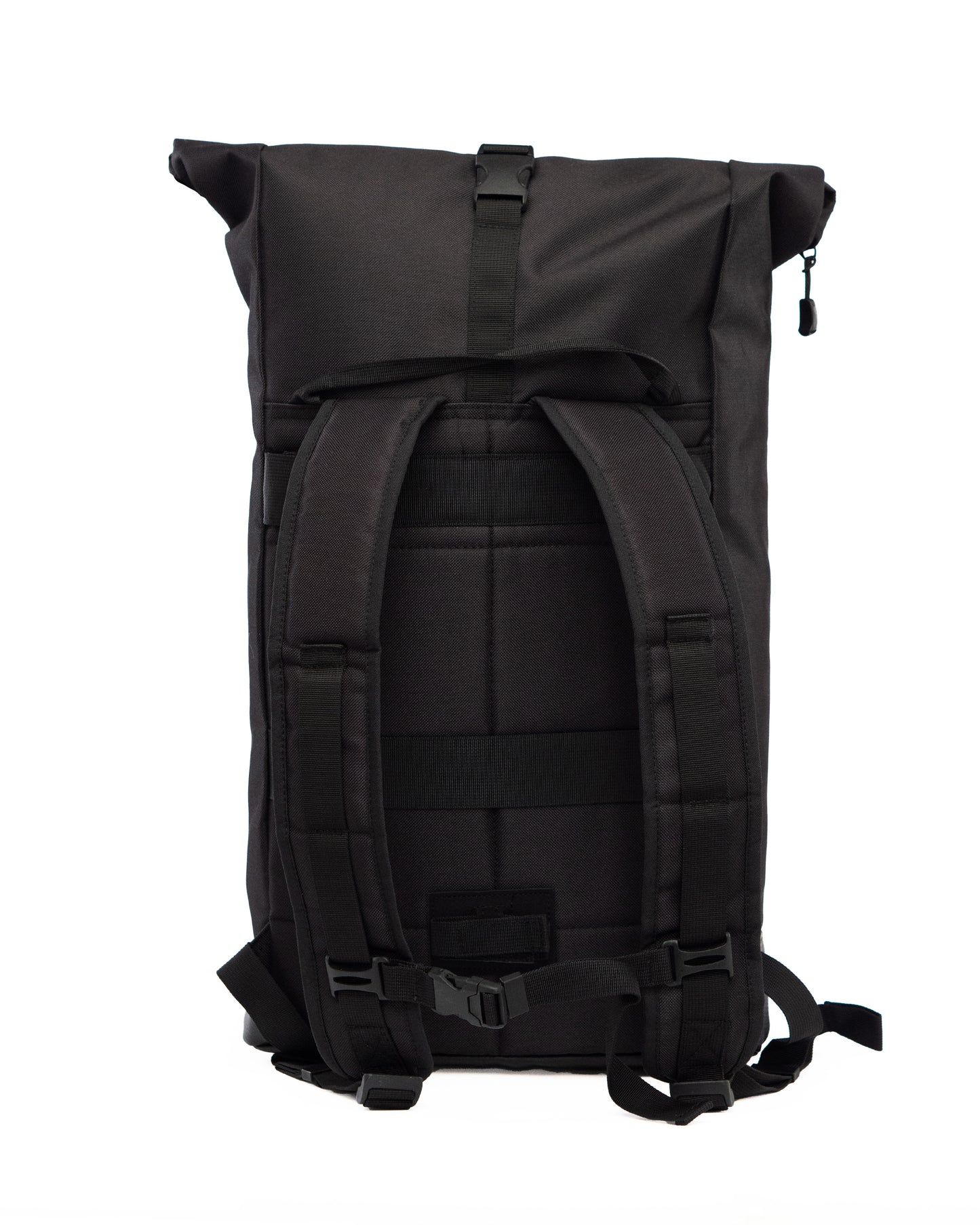 Bob - Black Rückenansicht des urbanen Rucksacks und Fahrradrucksacks von Spleen Berlin, mit gepolsterten Trägern ohne Fahrradhalterung. Vegan, recycelbar, als Fahrradtasche tragbar. ©Spleen Berlin