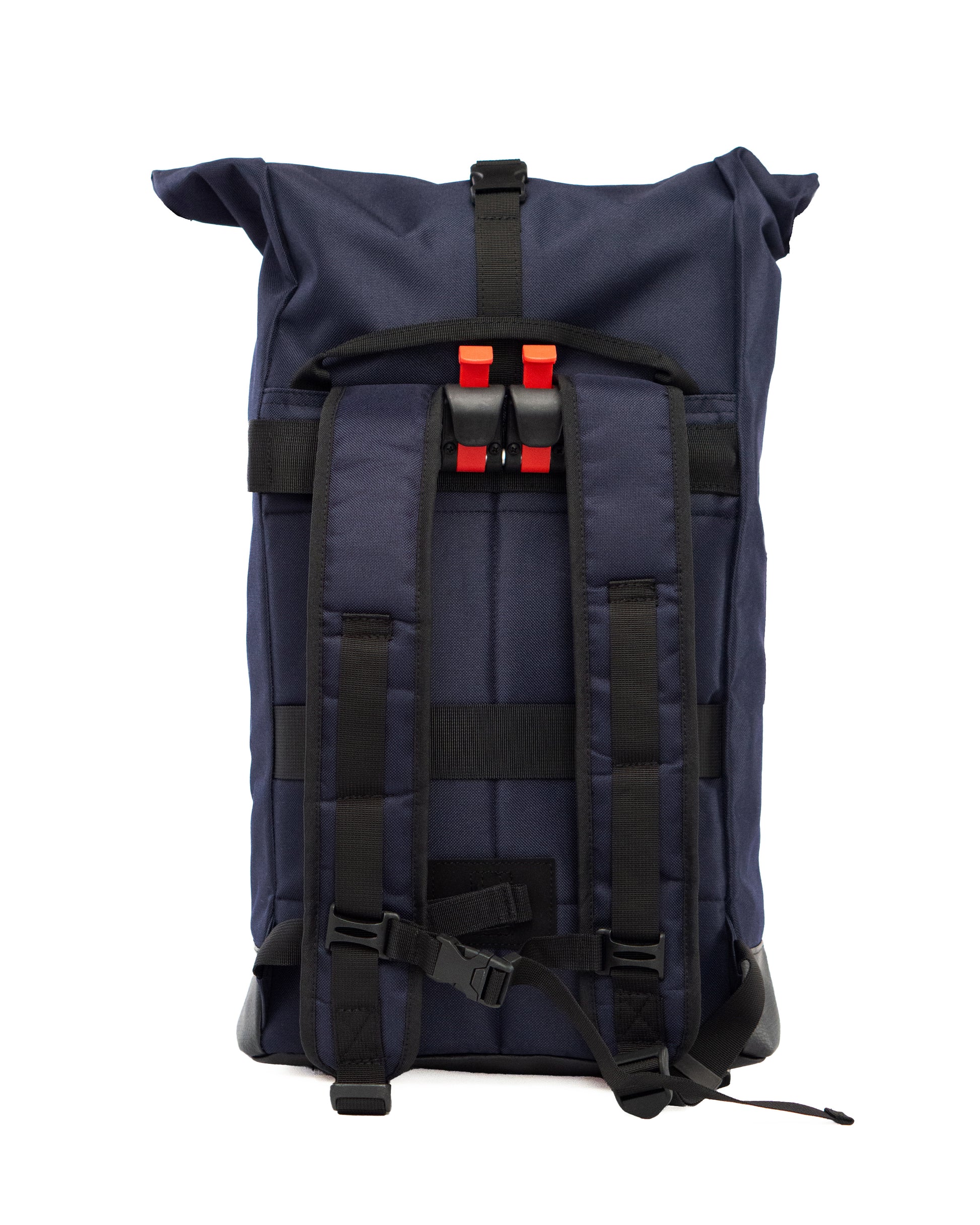 Fahrradtasche Bob Blue Glow von Spleen Berlin mit Halterung für Gepäckträger – sicher und stilvoll unterwegs. 
©Spleen Berlin