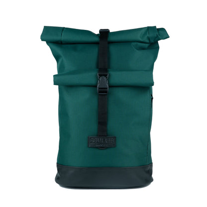 BOB Fahrradrucksack in British Green von Spleen Berlin Vorderansicht mit aufgesetzter Rolltoptasche der 2-in-1 Fahrradtasche und Rucksack im urbanen Design. ©Spleen Berlin