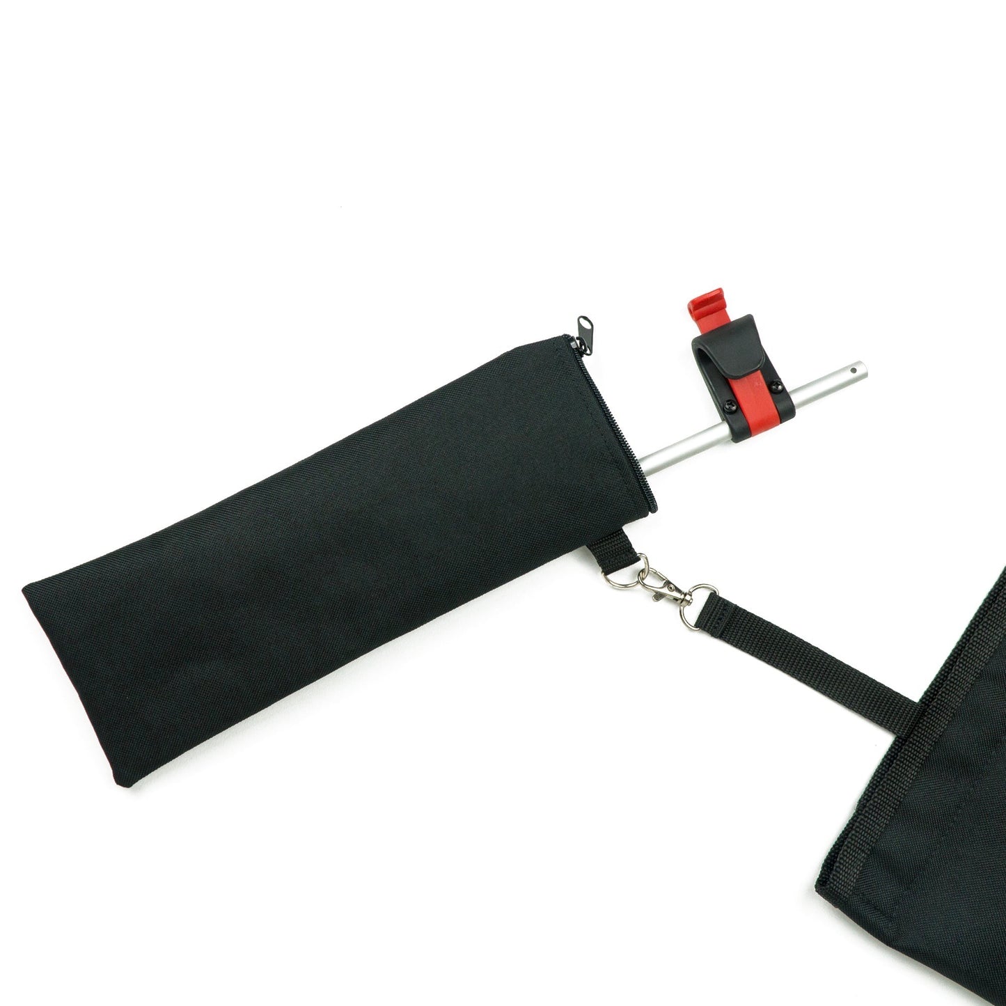 Rucksack Liz - Grey-Kork Fahrradhalterung mit praktischer Aufbewahrungstasche kompakt, robust und ideal zum sicheren Transport des Rucksacks am Fahrradgepäckträger. ©Spleen Berlin
