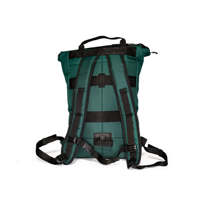 Liz Rucksack  in British Green, Rückenansicht ohne Fahrradhalterung klarer Look mit gepolsterten, verstellbaren Schulterträgern für hohen Tragekomfort. ©Spleen Berlin