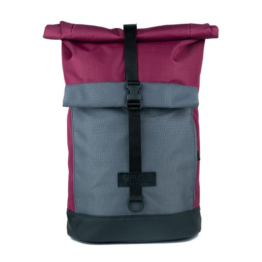 BOB - Bordeaux Grey, Rucksack für Fahrradfahrer in Bordeaux-Grau Vorderansicht mit Rolltop-Verschluss, aufgesetzter Außentasche und funktionalem Design aus recycelbaren Material. ©Spleen Berlin
